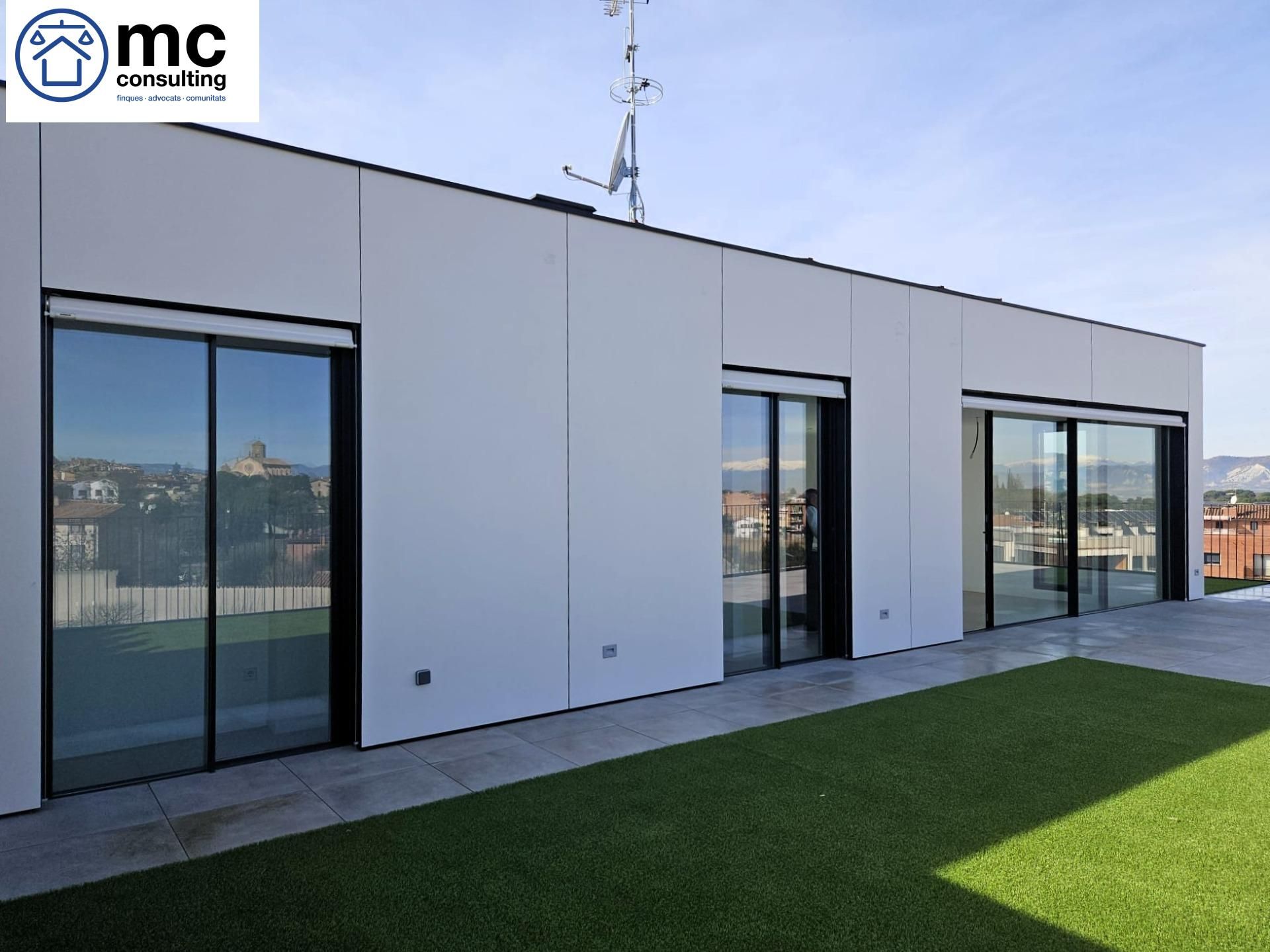 Vista exterior de Àtic en venda en Taradell amb Aire condicionat, Terrassa i Traster