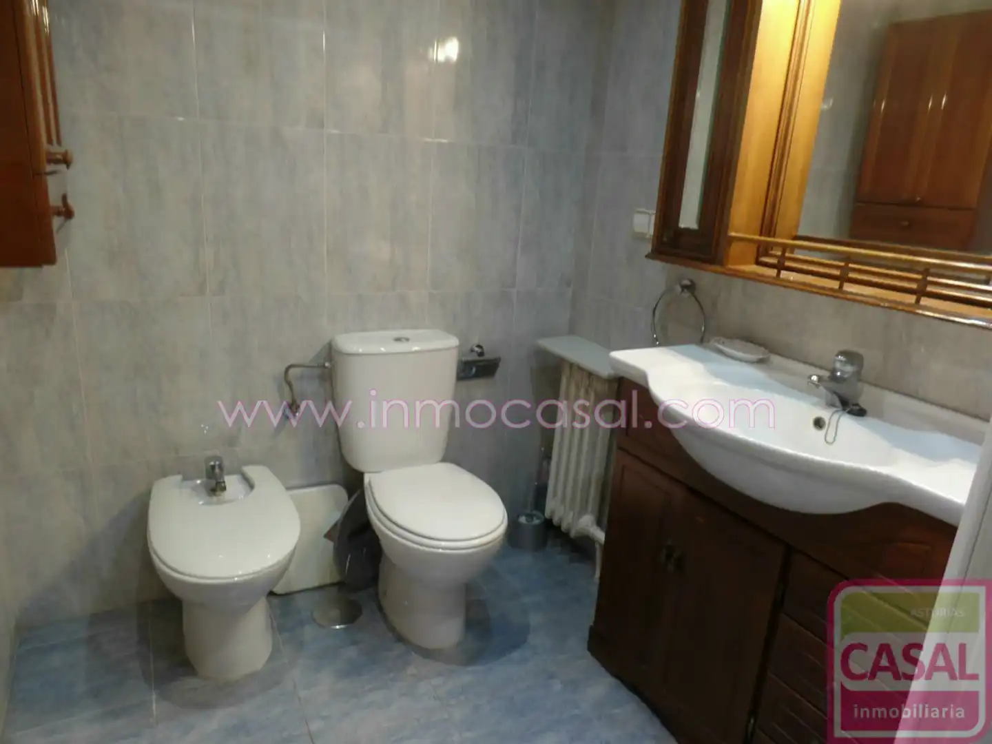 Badezimmer von Wohnung zur Miete in Oviedo  mit Heizung, Terrasse und Möbliert