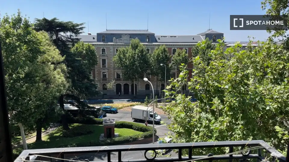 Vista exterior de Piso de alquiler en Madrid con Aire acondicionado, Calefacción y Amueblado