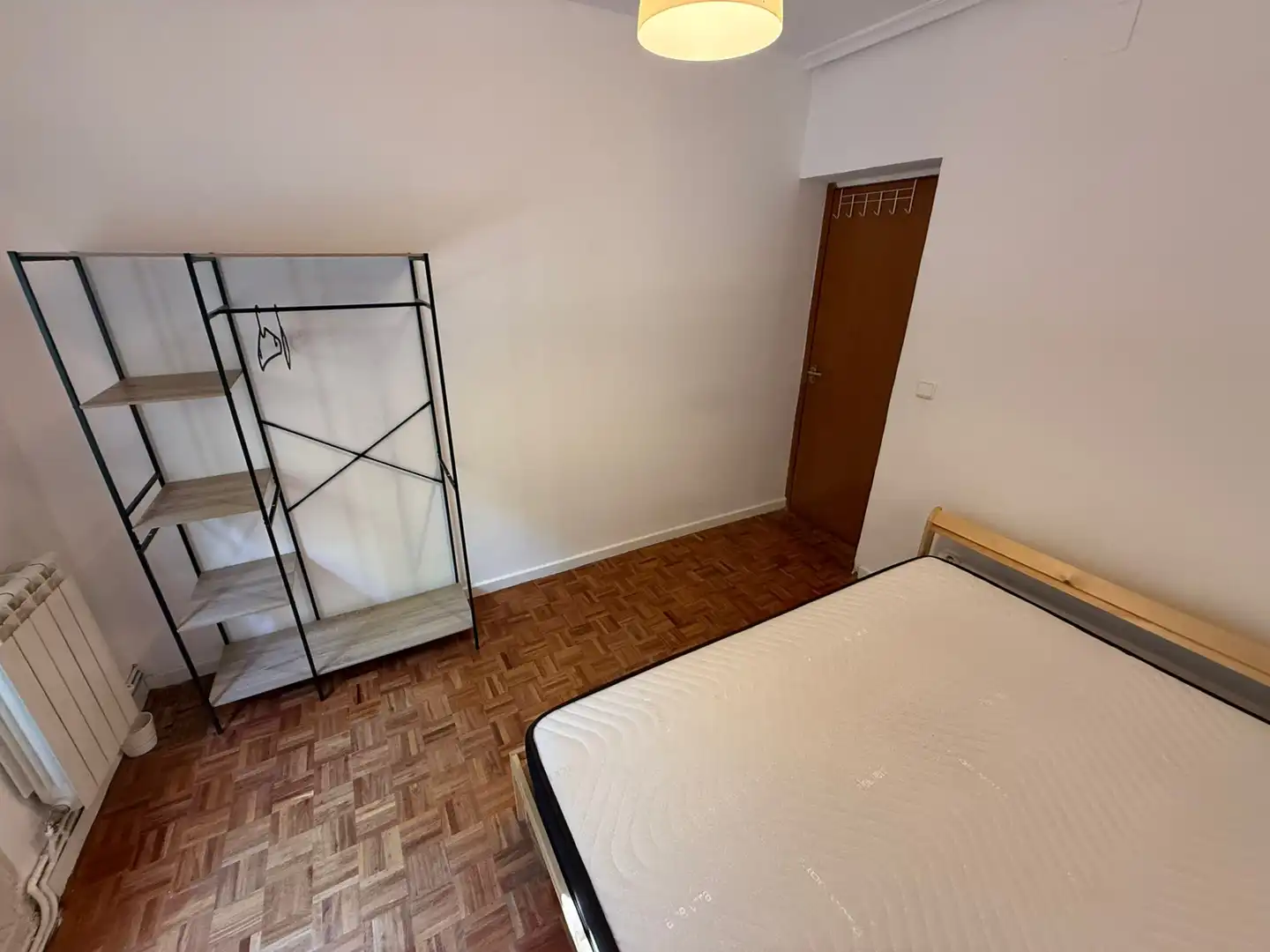 Habitación de Piso para compartir en Madrid con Amueblado, Horno y Lavadora