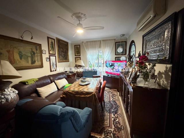 Casa-chalet en Venta en Azalea en Jardin Lucena