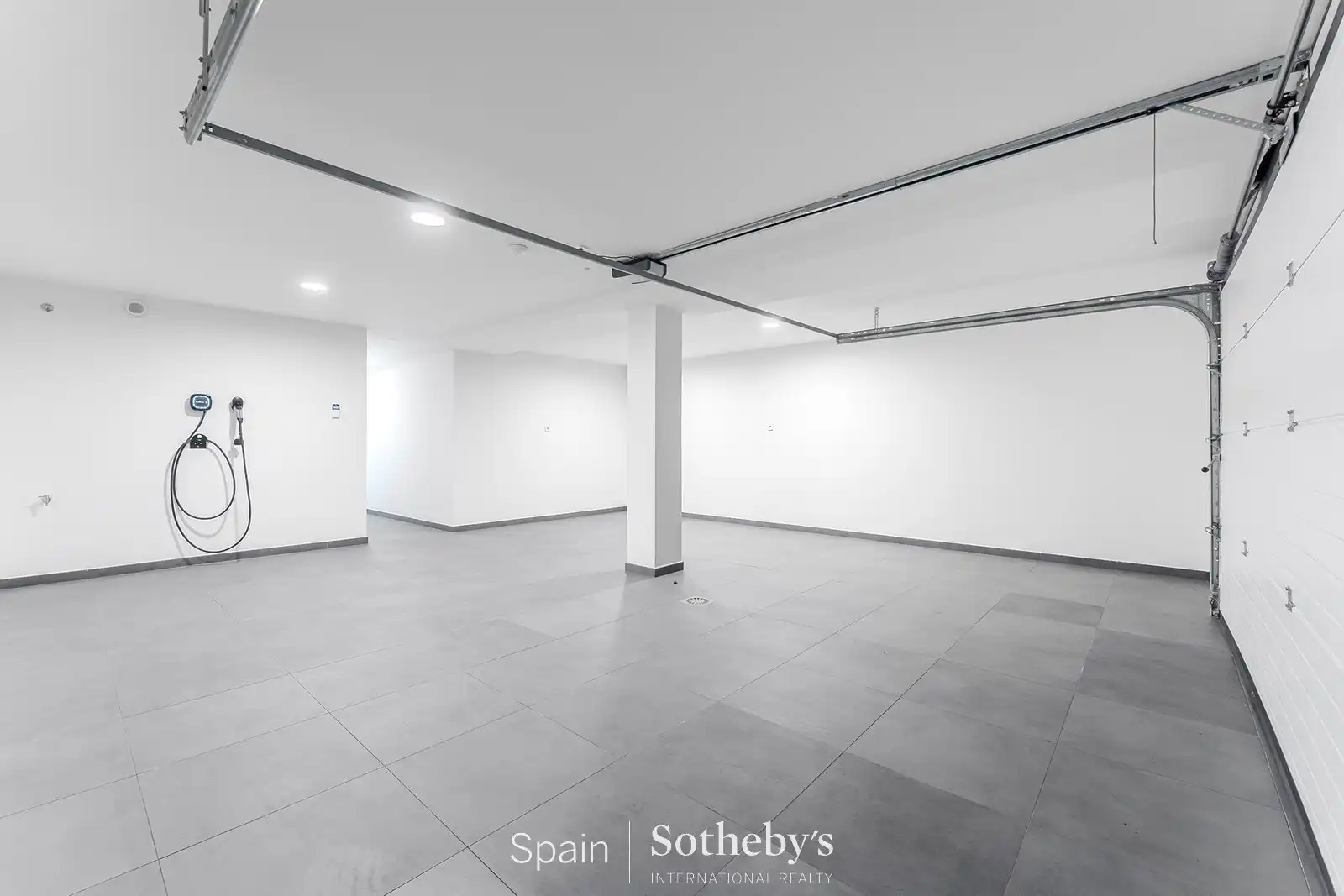 Houses for sale in Adeje  with Air Conditioner, Heating and Terrace