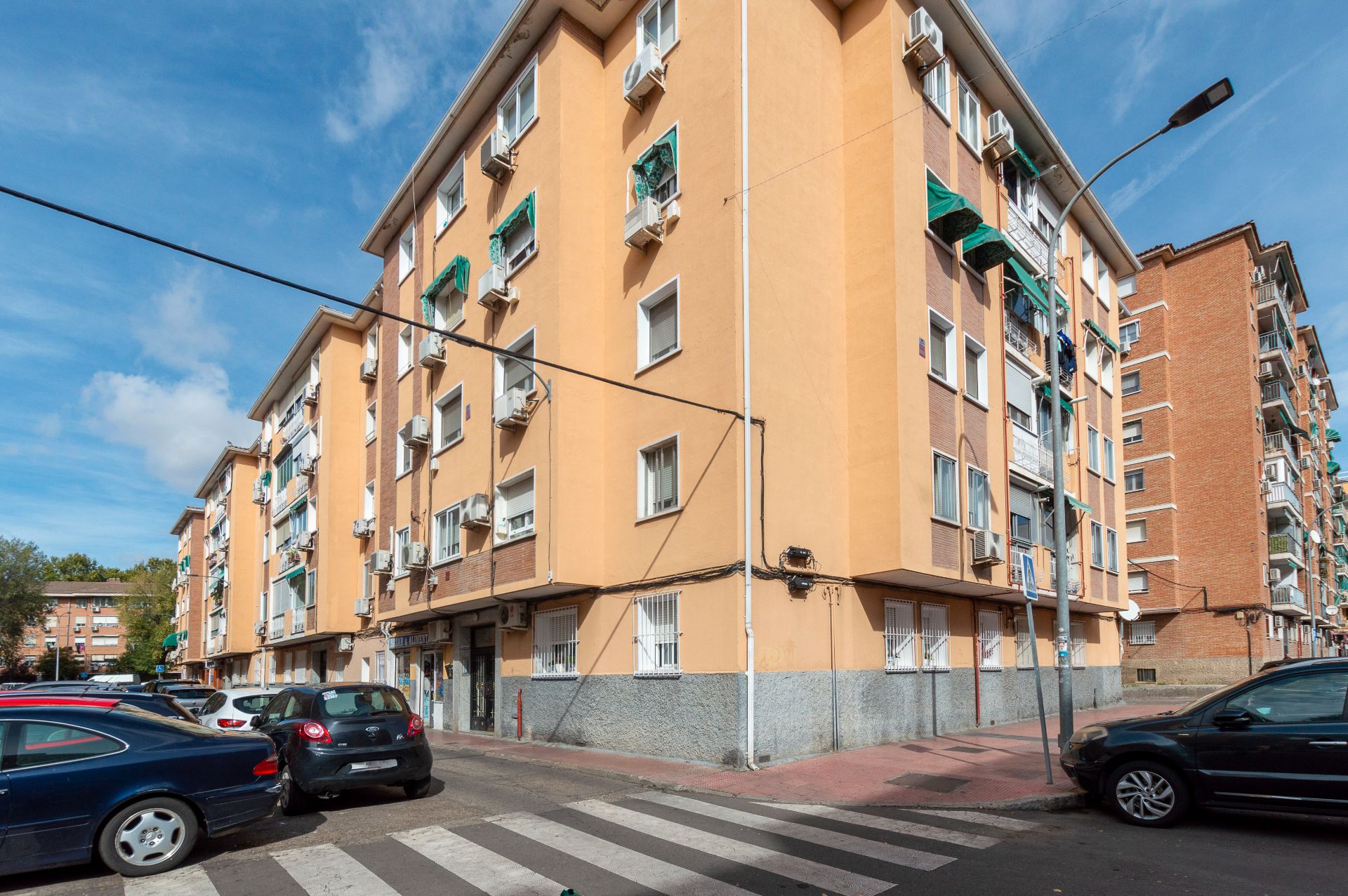 Vista exterior de Apartament en venda en Alcalá de Henares amb Calefacció i Terrassa