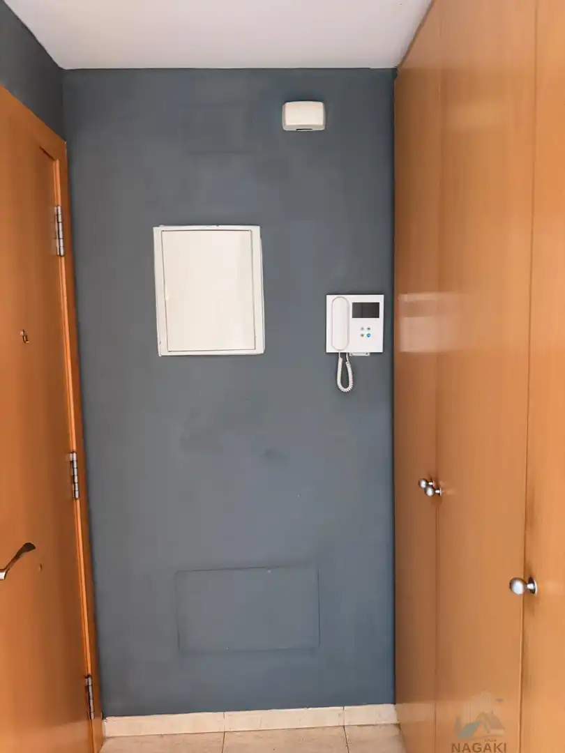 Wohnung zum Verkauf in Salt mit Klimaanlage und Heizung