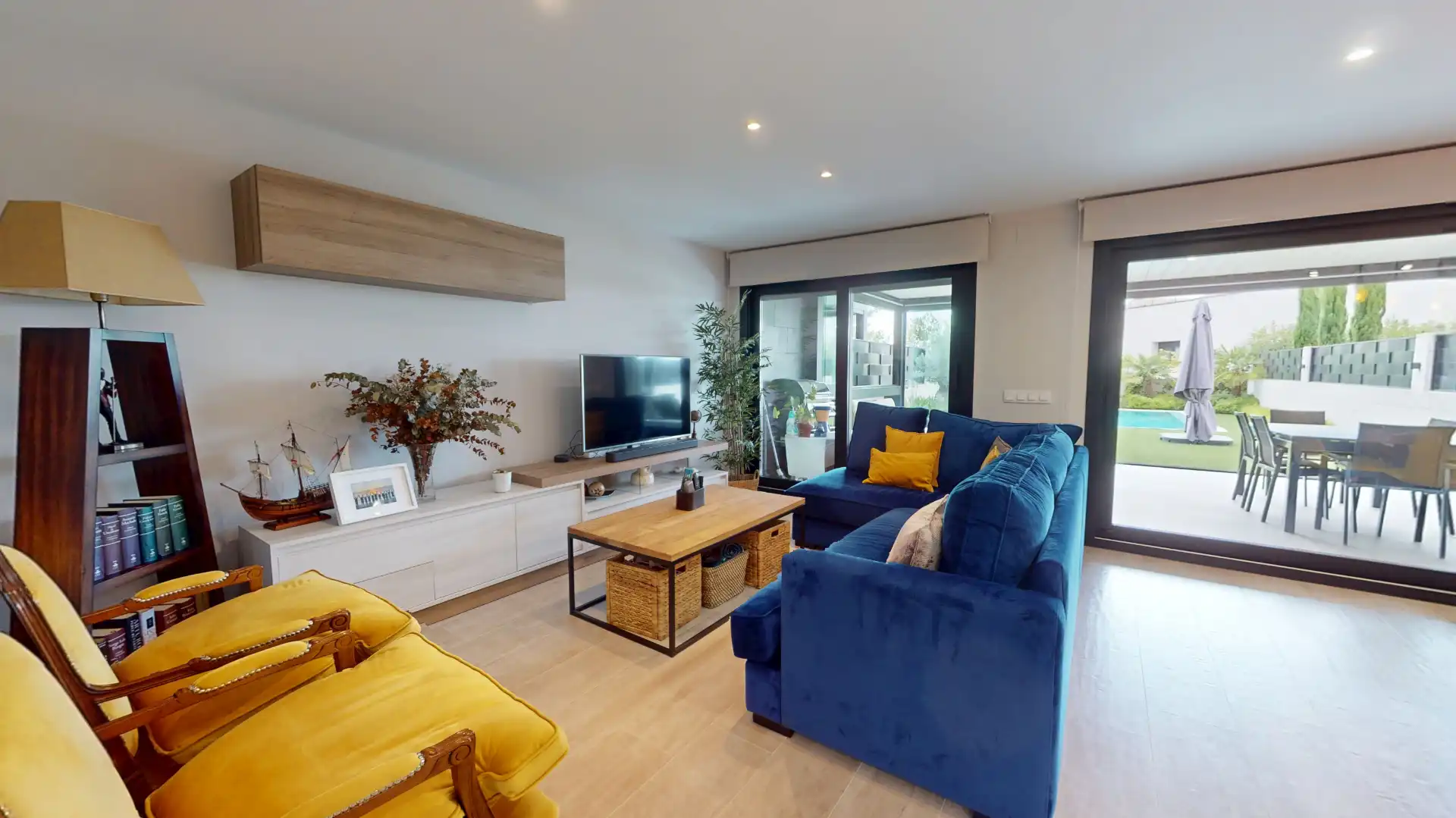 Sala d'estar de Casa o xalet en venda en Boadilla del Monte amb Calefacció, Jardí privat i Terrassa