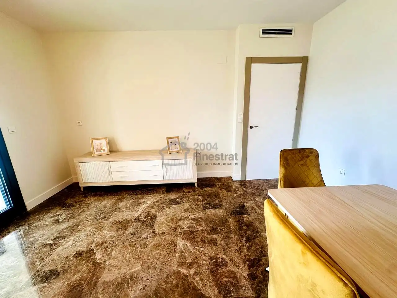 Living room of Flat for rent in Benidorm  with Terrace, Furnished and Community pool