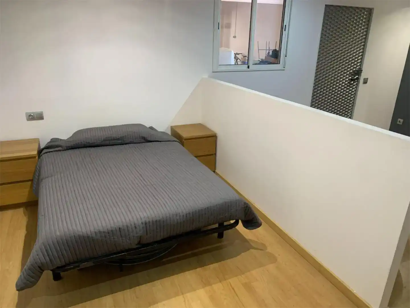 Schlafzimmer von Geschaftsraum zum Verkauf in Sant Adrià de Besòs mit Klimaanlage und Möbliert