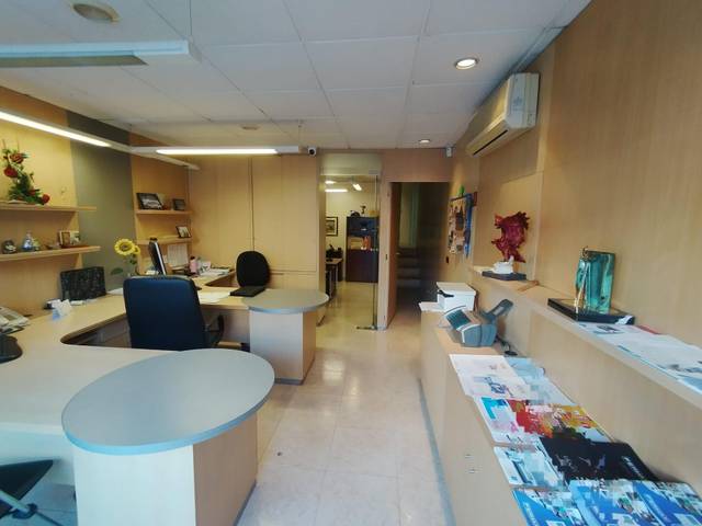 Local comercial en Alquiler en Les Clotes