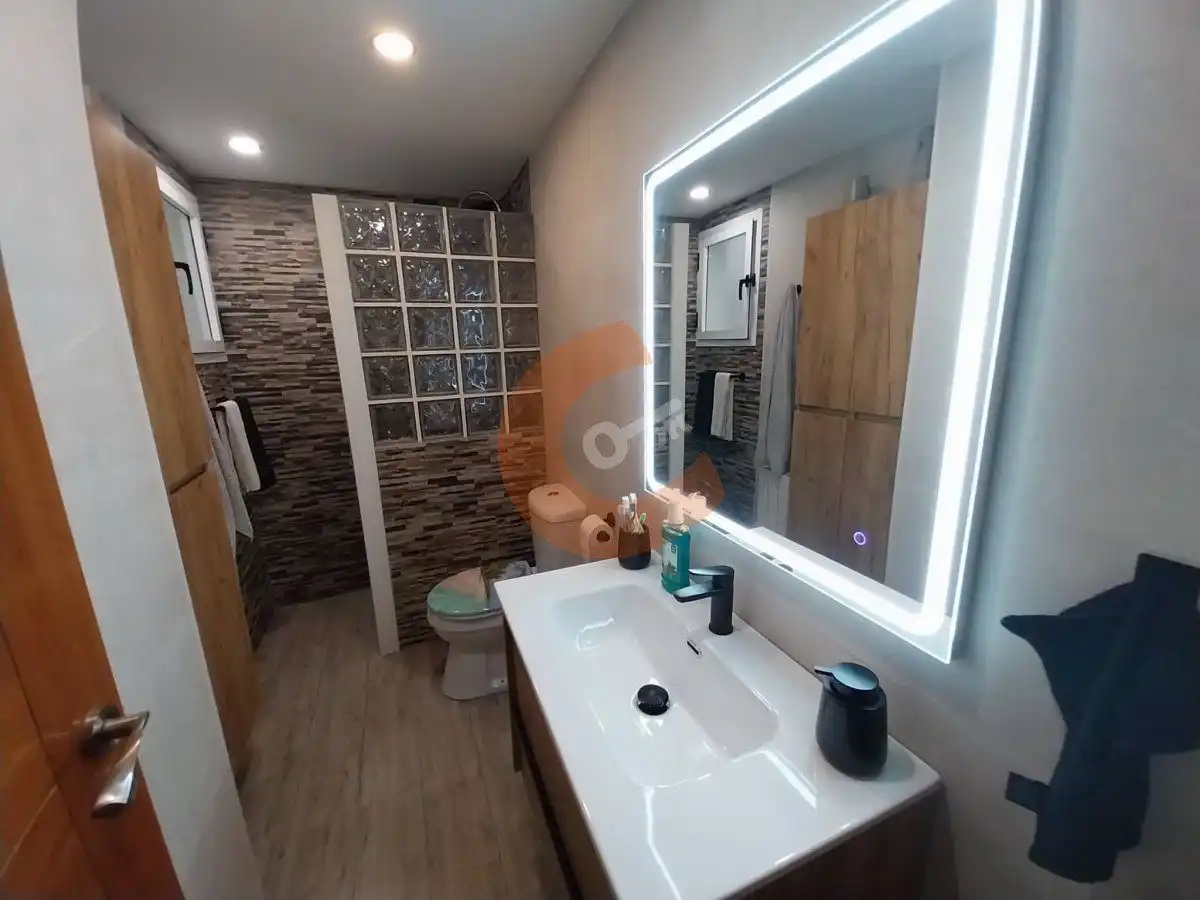 Badezimmer von Wohnung zum Verkauf in El Vendrell mit Klimaanlage, Heizung und Balkon