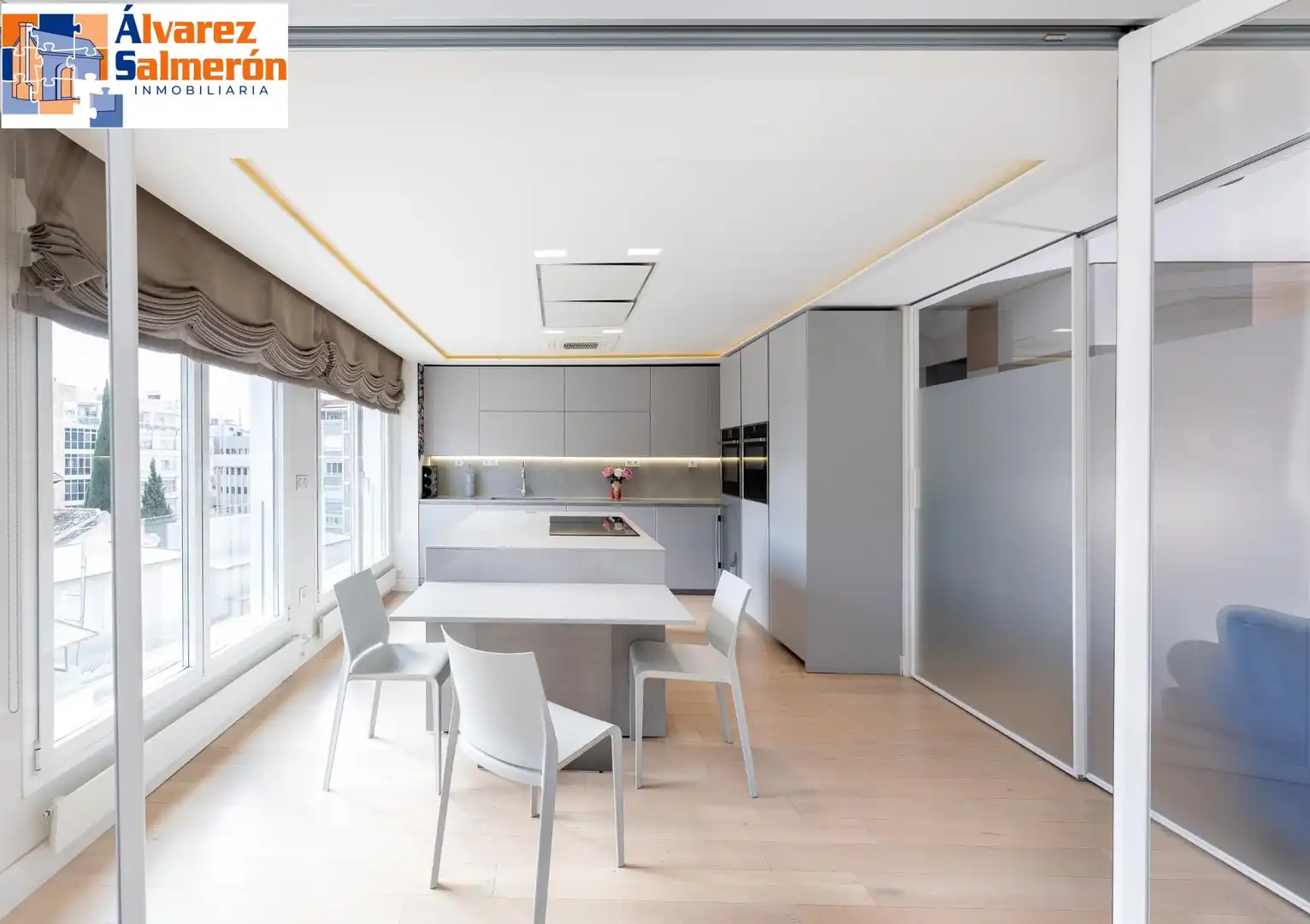 Kitchen of Flat for sale in Granada  with Air Conditioner