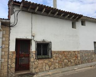 Exterior view of Single-family semi-detached for sale in Villamayor de Santiago