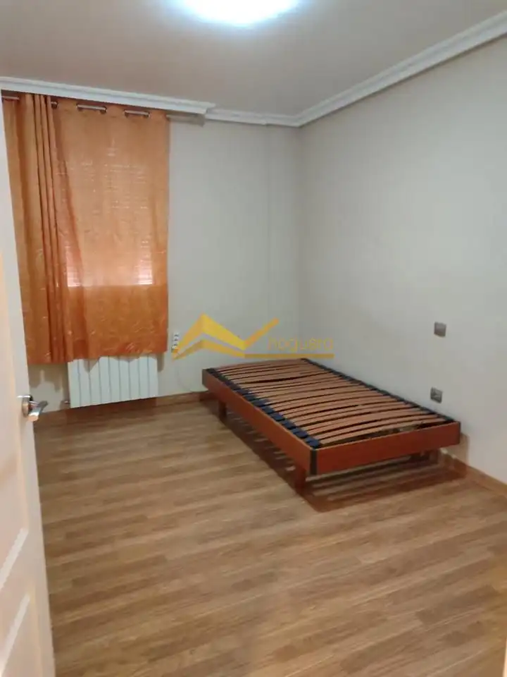 Habitación de Piso en venta en Linares con Balcón