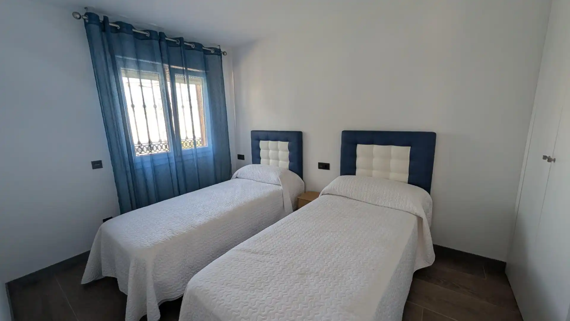 Casa aparellada amb piscina en venda a Rincón de Loix, imagen 26