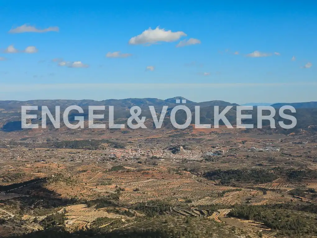 Finca rústica en venda en Ayora amb Jardí privat, Parquet i Terrassa