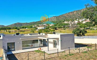 Vista exterior de Casa o xalet en venda en Palau-saverdera amb Aire condicionat, Calefacció i Jardí privat