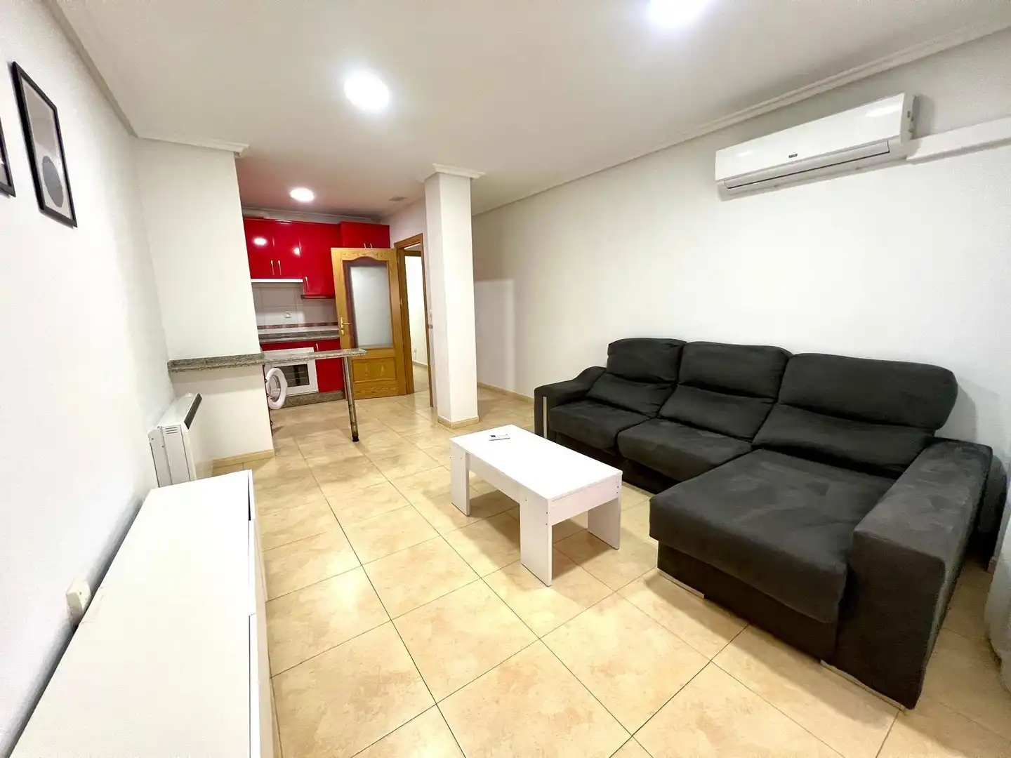 Sala d'estar de Pis en venda en Plasencia amb Calefacció i Moblat