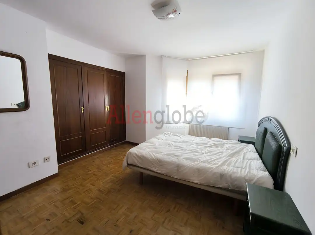 Schlafzimmer von Wohnung zum Verkauf in Carreño mit Heizung, Abstellraum und Balkon