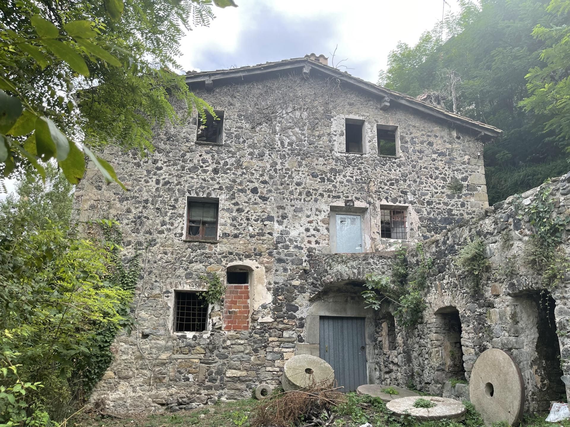 Vista exterior de Finca rústica en venda en La Vall de Bianya