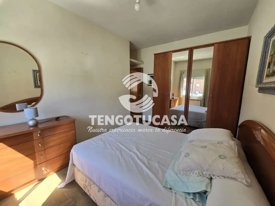Bedroom of Flat for sale in Madrid  with Heating, Storage room and Furnished