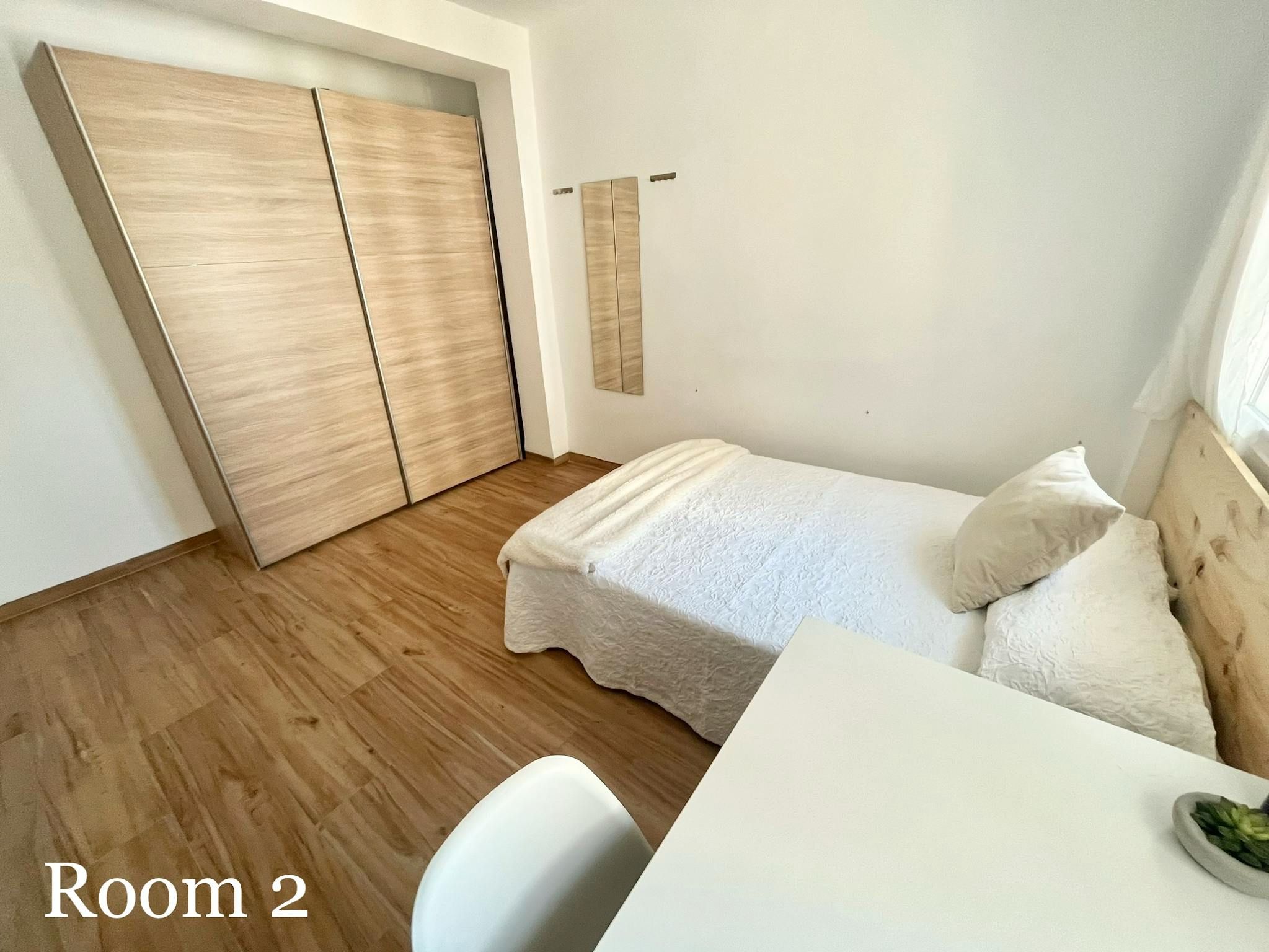 Bedroom of Flat to share in  Sevilla Capital  with Air Conditioner, Furnished and Washing machine