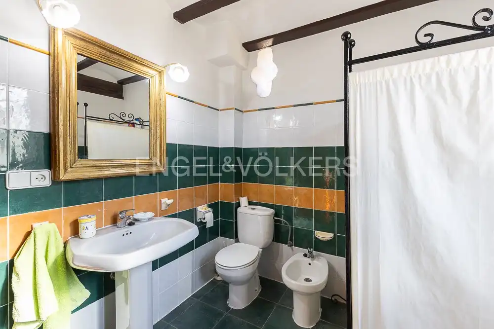 Baño de Casa o chalet en venta en Paterna con Aire acondicionado, Calefacción y Jardín privado
