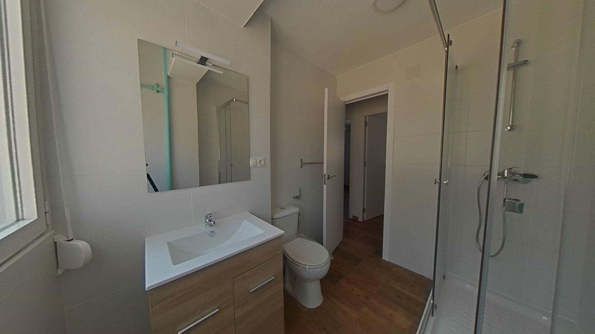 Bany de Pis en venda en  Madrid Capital amb Forn