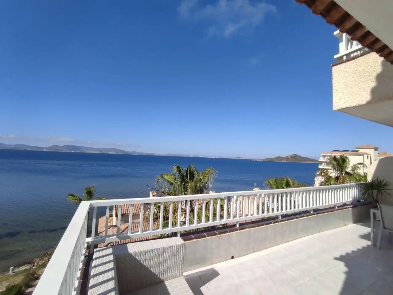 Apartamento de alquiler en La Manga del Mar Menor con Calefacción, Terraza y Piscina comunitaria
