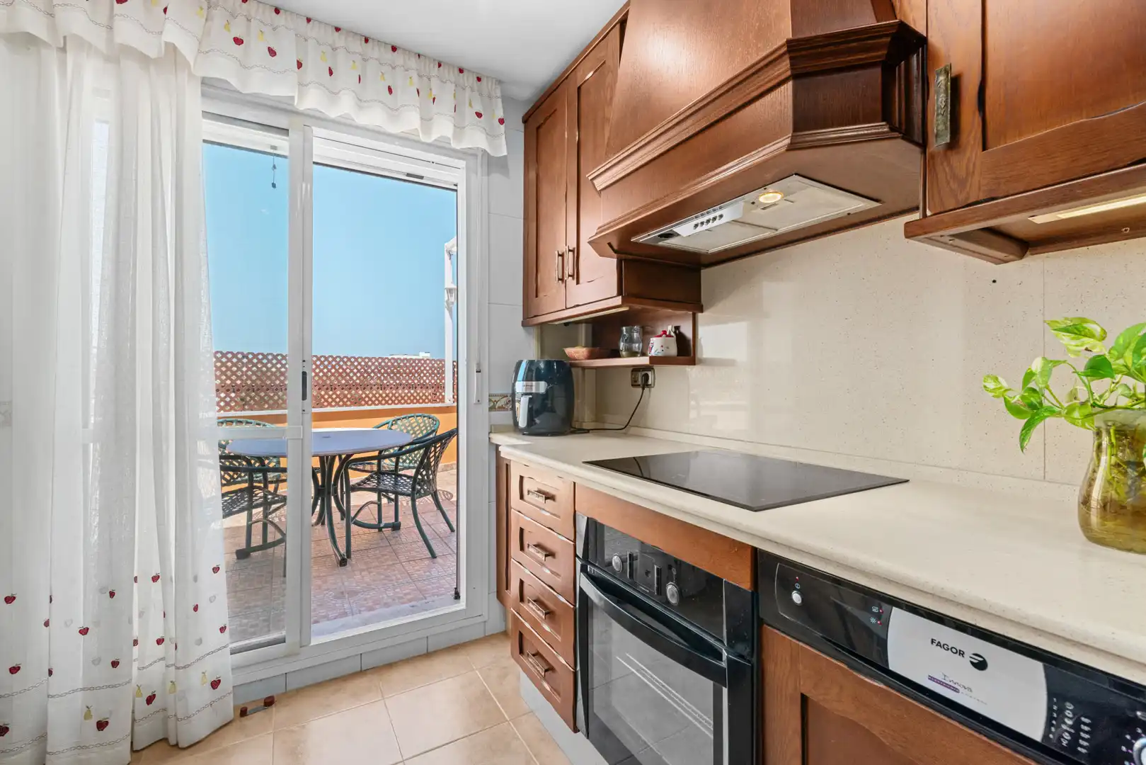 Cocina de Ático en venta en Estepona con Aire acondicionado, Terraza y Trastero