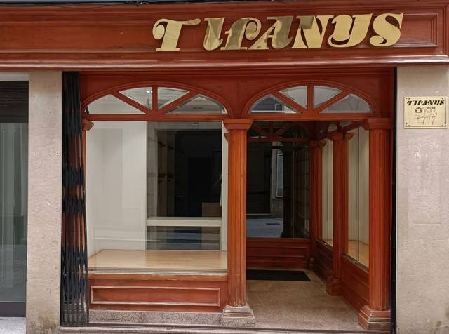 Local comercial en Venta en Calle Capitán Gallarza en Casco Antiguo