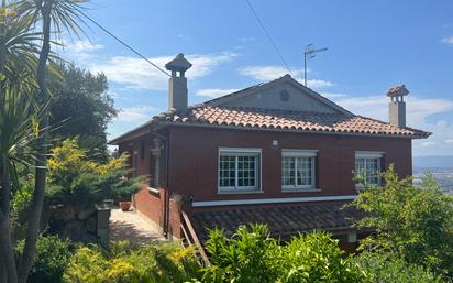 Vista exterior de Casa o xalet en venda en Vilanova del Vallès amb Calefacció, Jardí privat i Terrassa