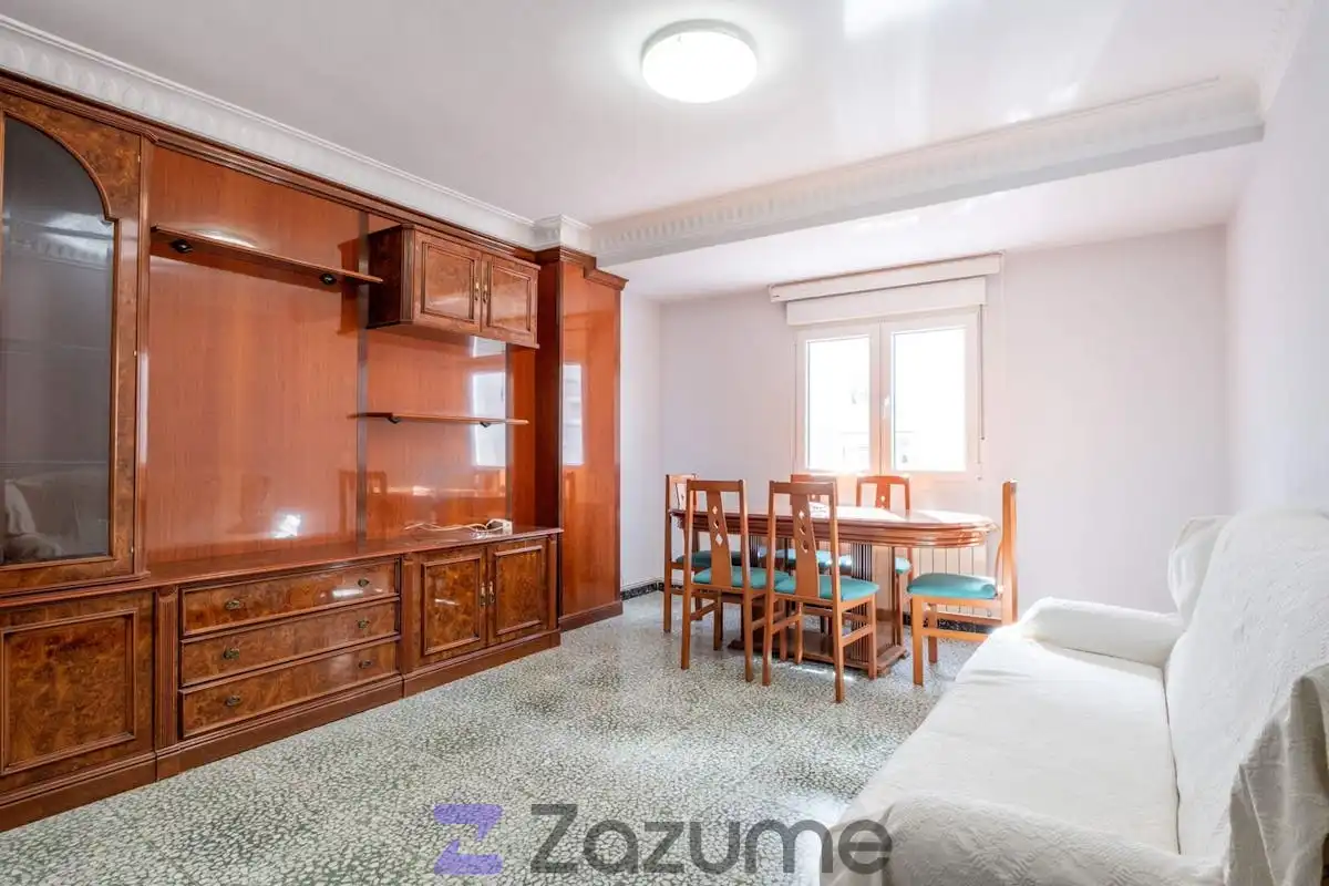 Flat with lift to rent in C. del Dr. Julián Sanz Ibáñez