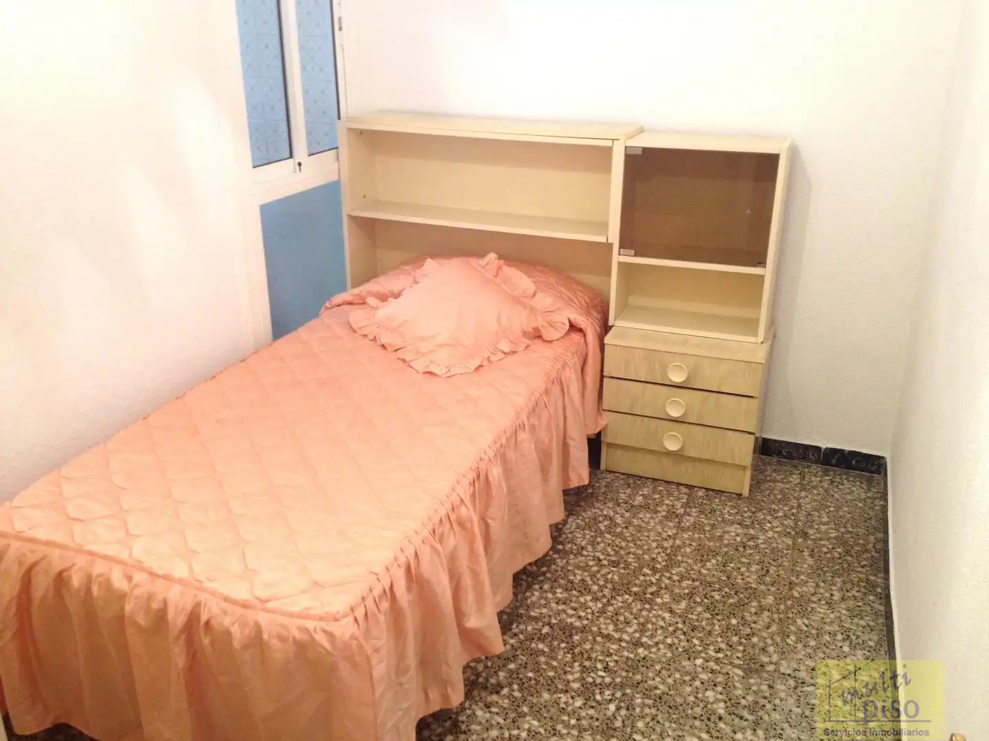 Dormitori de Pis en venda en L'Hospitalet de Llobregat amb Terrassa i Balcó