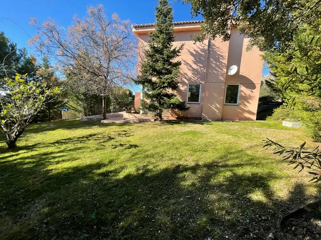 Vista exterior de Casa o xalet de lloguer en Torrelodones amb Calefacció, Jardí privat i Terrassa