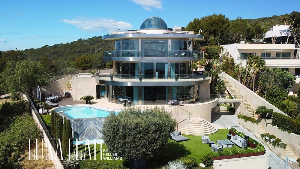 Vista exterior de Casa o xalet en venda en Sitges amb Aire condicionat, Calefacció i Jardí privat