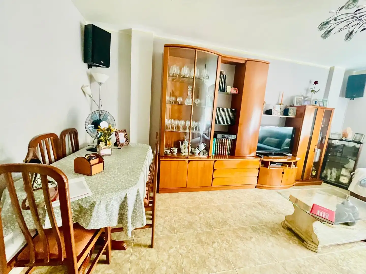 Living room of Flat for sale in Zaragoza  with Heating, Terrace and Storage room