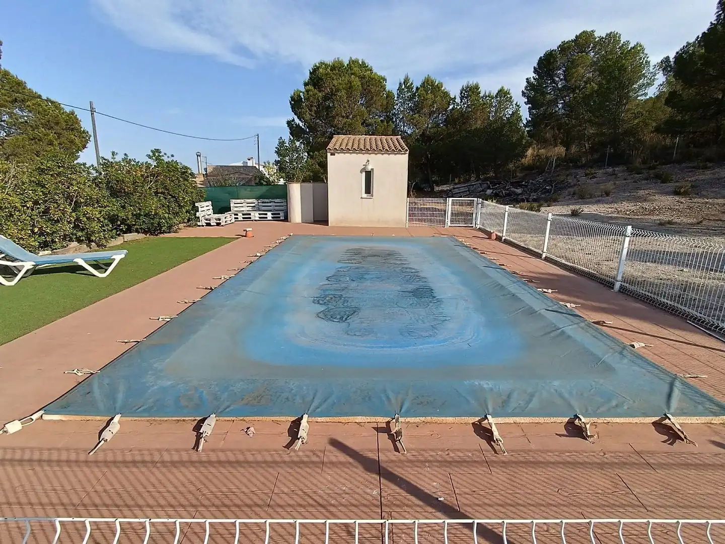 Piscina de Casa o xalet en venda en Yecla amb Aire condicionat, Jardí privat i Terrassa