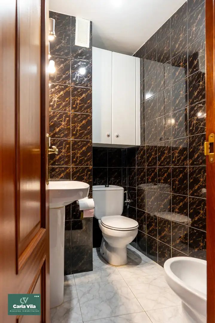 Bathroom of Apartments for sale in Lugo  with Heating, Parquet flooring and Storage room