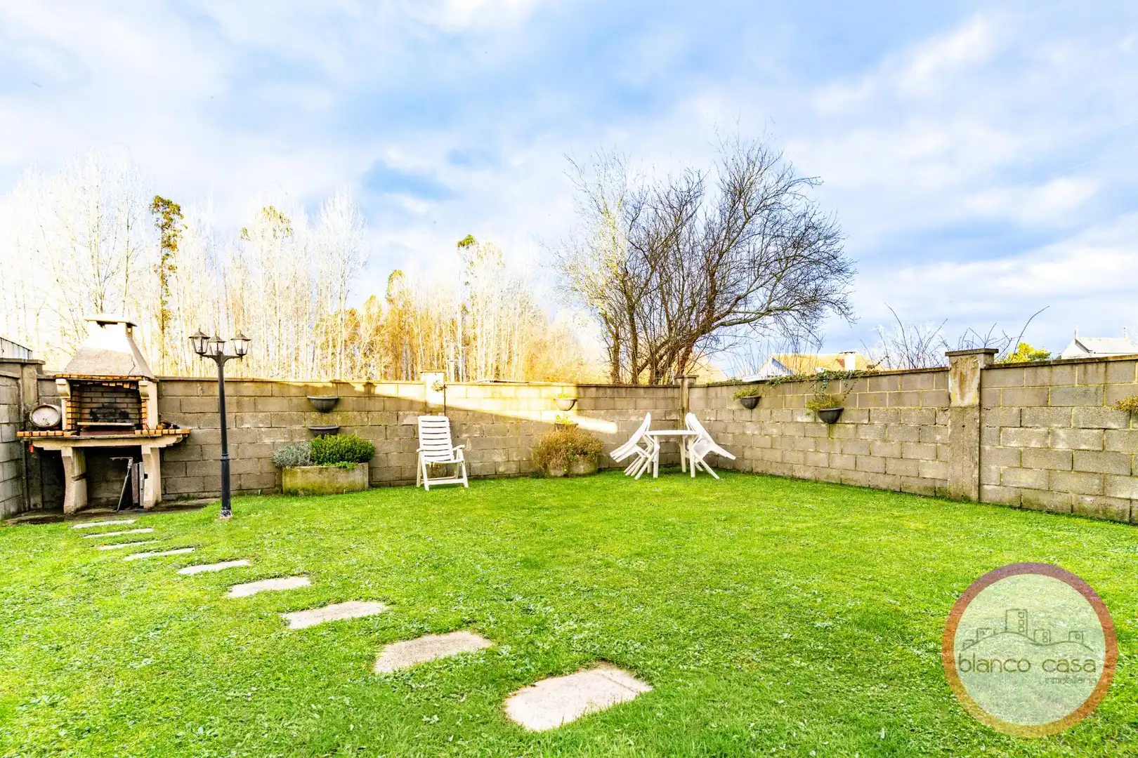 Jardín de Casa o chalet en venta en Carballo con Calefacción, Jardín privado y Trastero