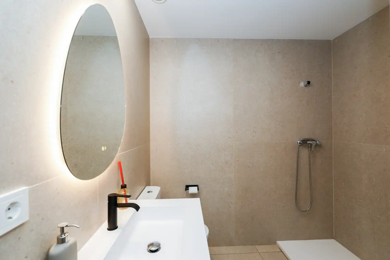 Baño de Piso en venta en Granollers con Aire acondicionado, Jardín privado y Terraza