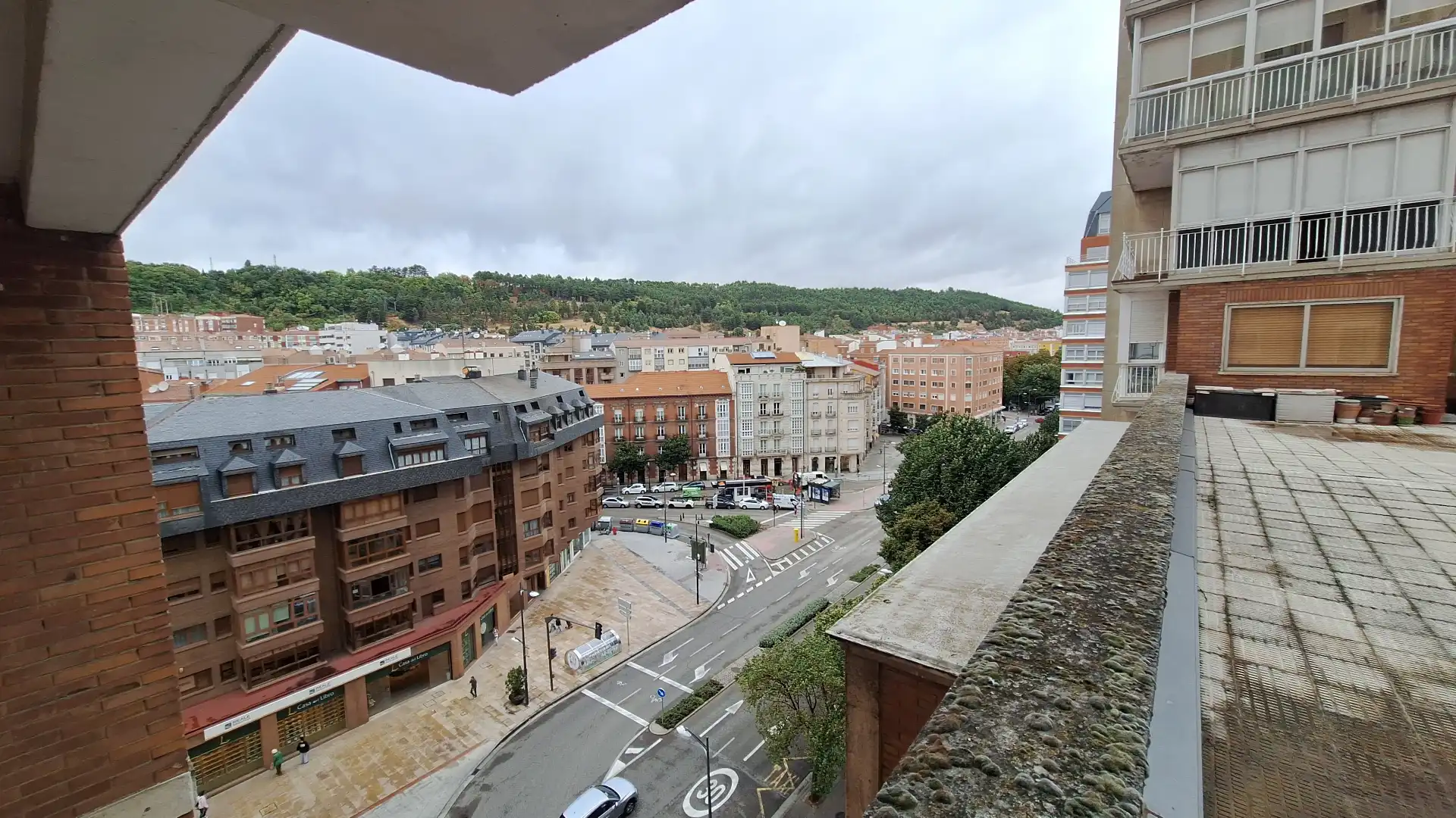Vista exterior de Piso en venta en Burgos con Calefacción, Terraza y Amueblado