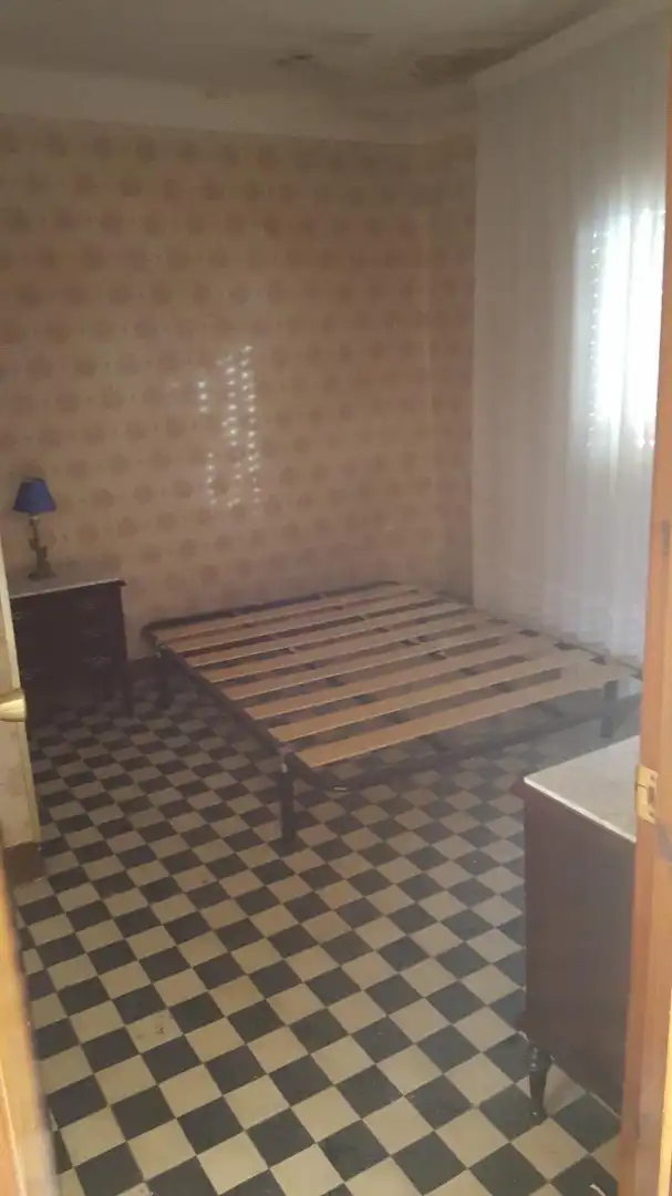 Schlafzimmer von Residential zum Verkauf in  Logroño