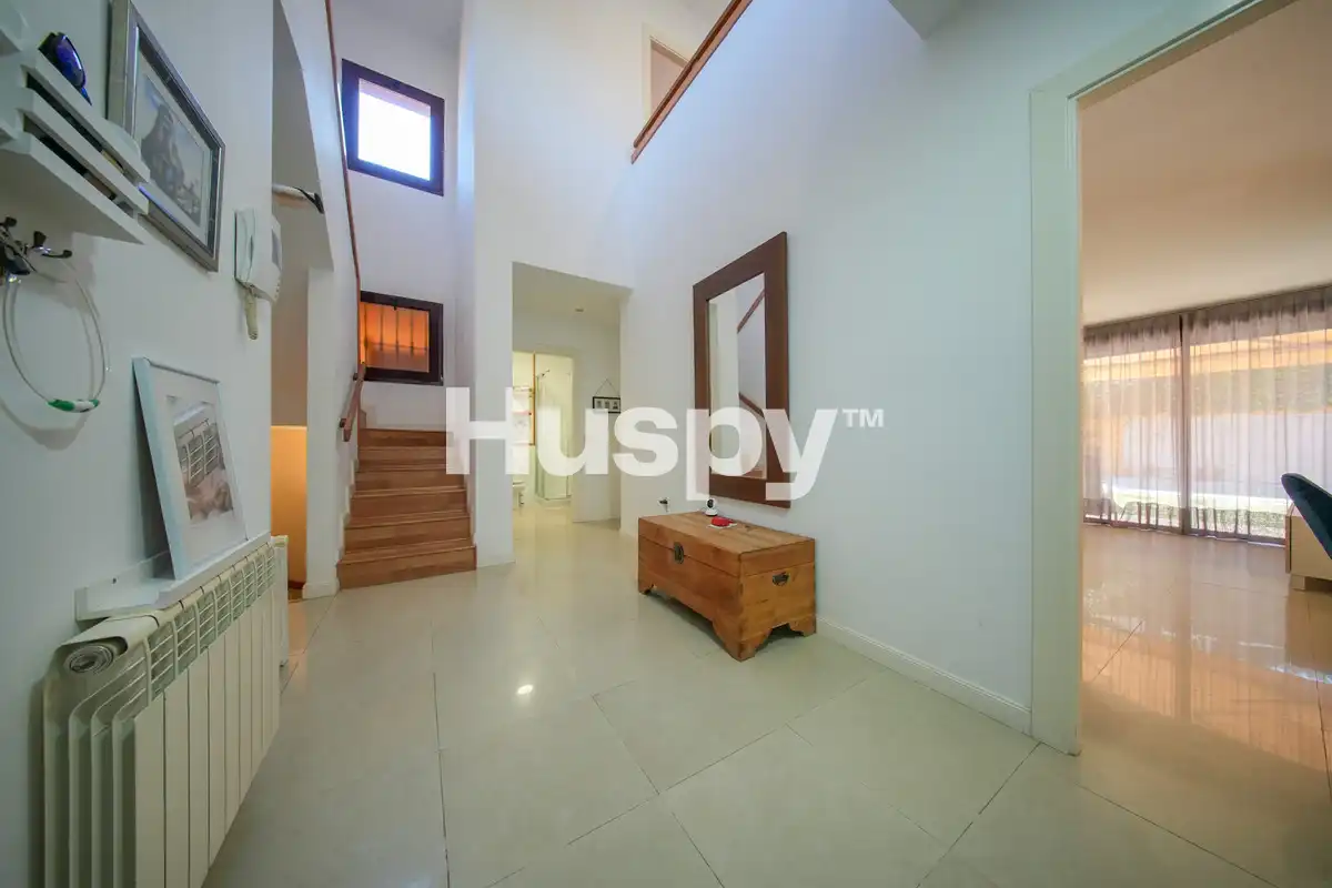 Chalet con piscina en venta en Dehesa – El Soto, imagen 2