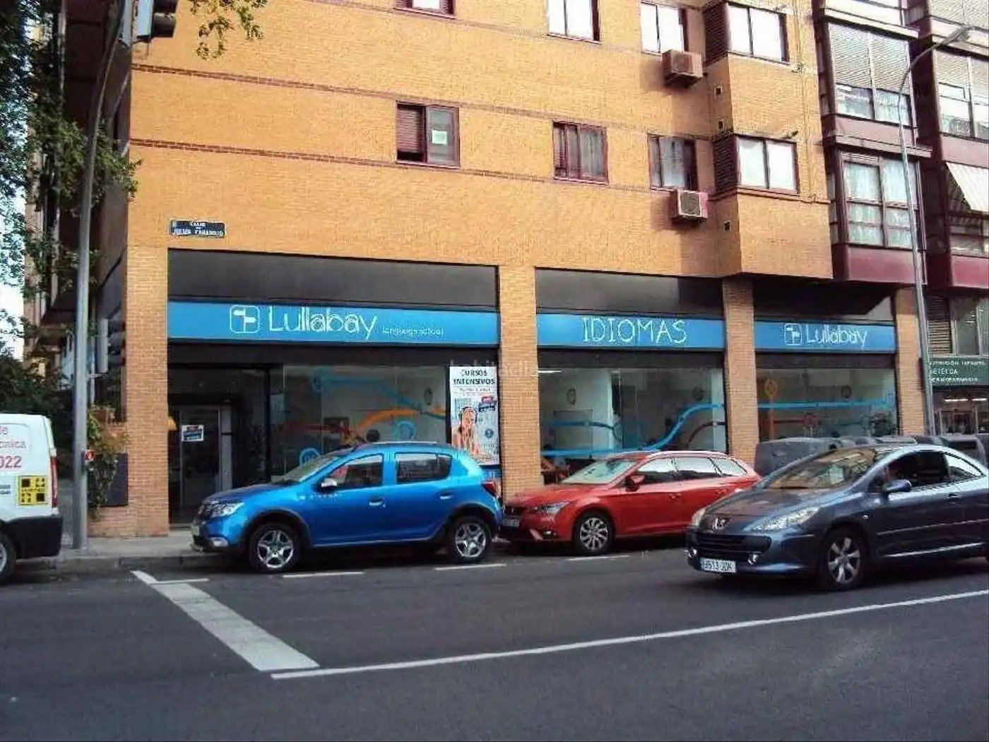Local comercial en venda a Calle de Julián Camarillo 50, imagen 2