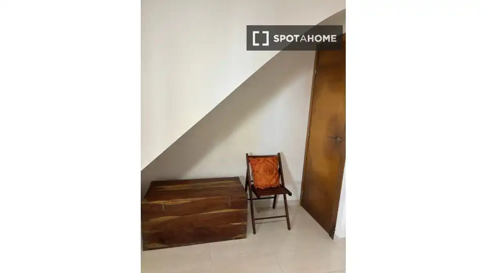 Dormitori de Apartament per a compartir en Dénia amb Aire condicionat, Terrassa i Moblat