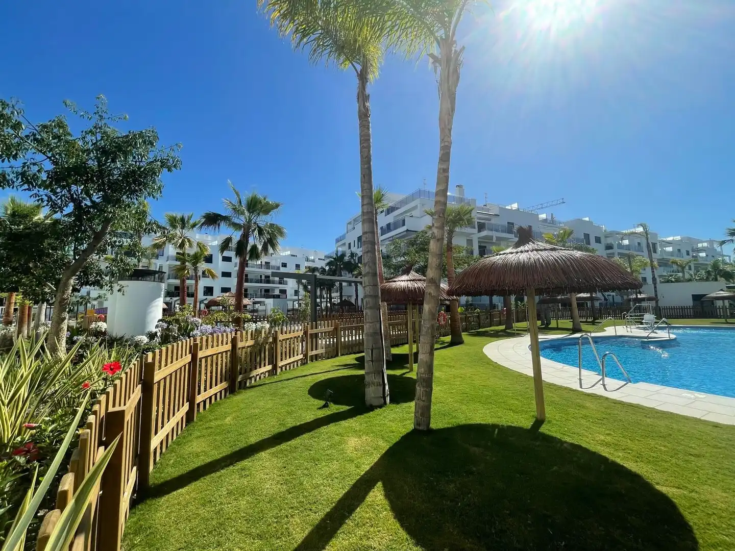 Vista exterior de Pis en venda en Motril amb Terrassa, Traster i Moblat