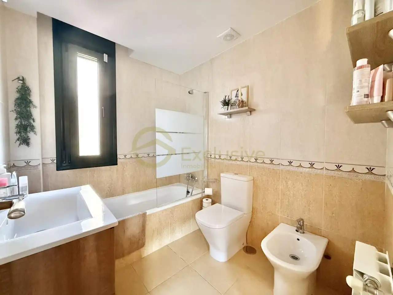Baño de Casa o chalet en venta en Avilés con Calefacción, Jardín privado y Parquet