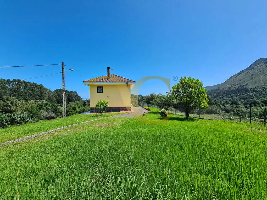 Casa o xalet en venda en Ribadesella amb Calefacció, Jardí privat i Terrassa