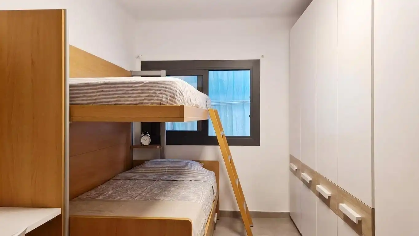 Habitación de Planta baja en venta en Barcelona con Calefacción