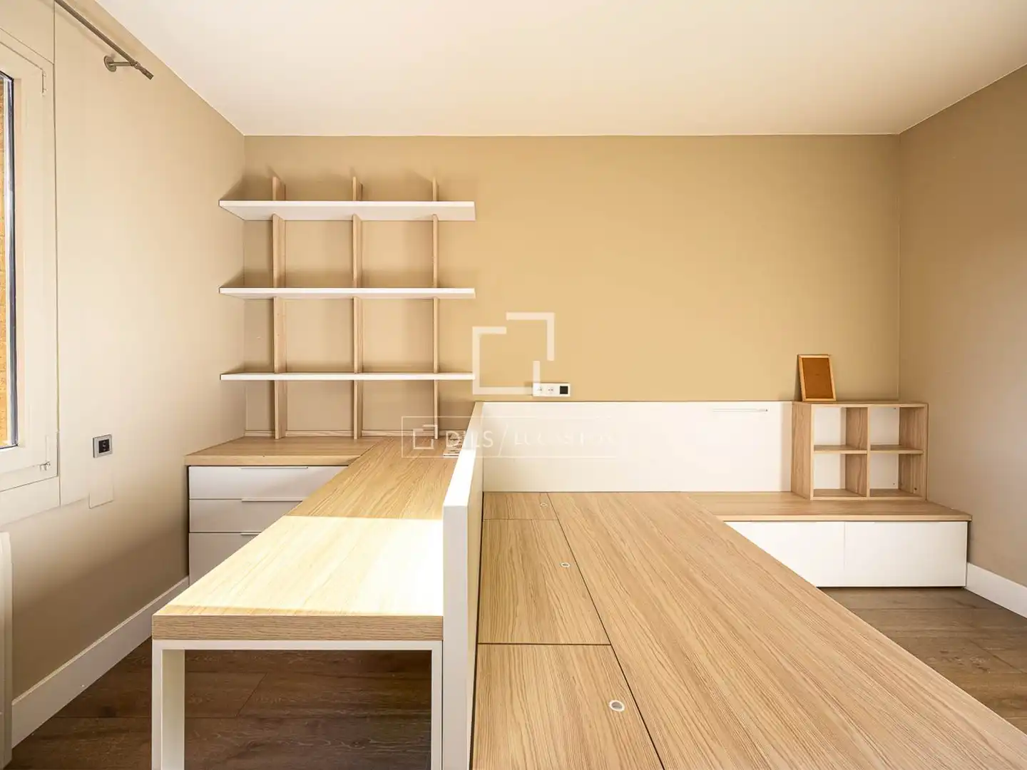 Wohnung zum Verkauf in Barcelona mit Klimaanlage, Heizung und Parkett