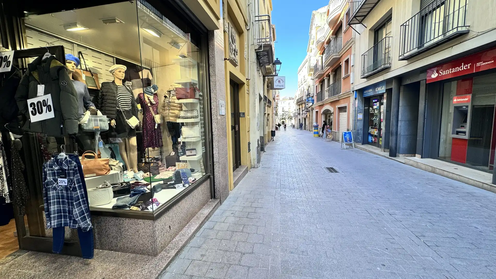 Vista exterior de Local de alquiler en L'Arboç con Amueblado y Alarma